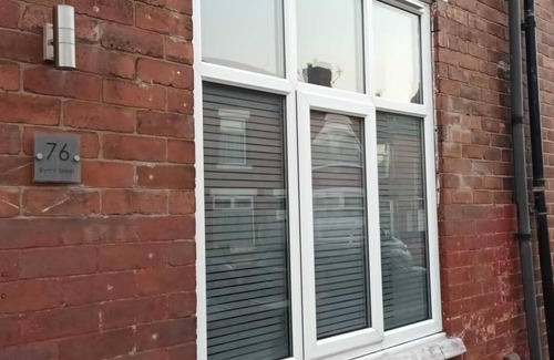 Newton-le-Willows House | Double Room + Access to Living Area and Bathroom