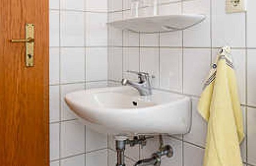 Altharlingersiel House | Double room H - Huus an't Deep in Altharlingersiel