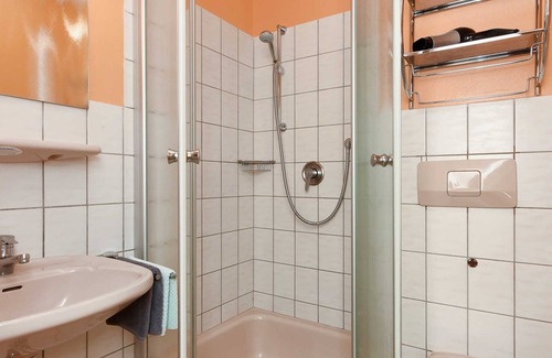 Esens Cottage | Double room "Muschel" in the Hotel-Pension Altes Siel - Double room "Muschel" with