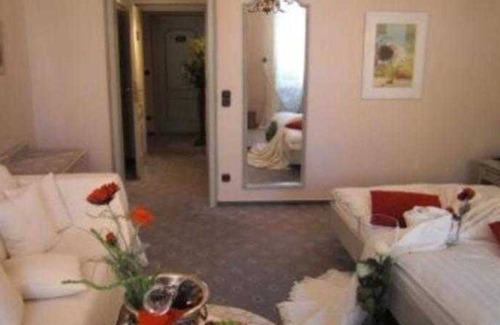 Michelstadt Hotel | Double Room, Room 4 - Hotel-Restaurant Drei Hasen
