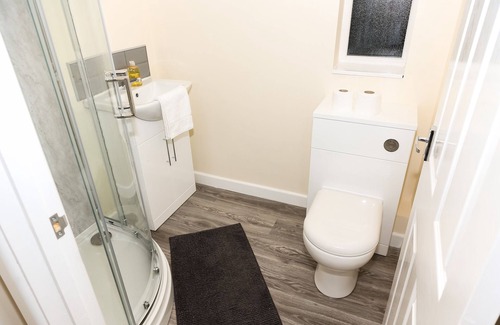 Sunderland House | Double room-Shared Bathroom