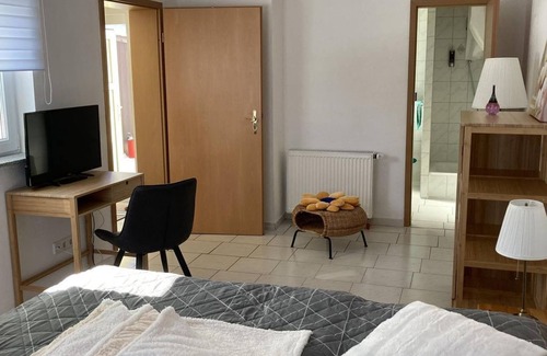 Altenberg Bed & Breakfast | Double room, shower and bath, WC, balcony - Pension ZUR 23