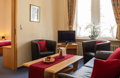 Saarburg House | Double Room Shower / WC - Hotel-Restaurant Wirtshaus Zum Pferdemarkt