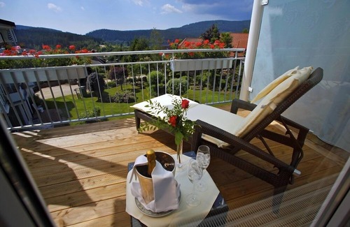 Schluchsee Apartment | Double room south, 38 sqm, with shower/WC and balcony or terrace
