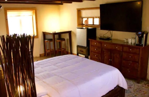 Placitas House | Double Room Villa at Breaking Bad House!