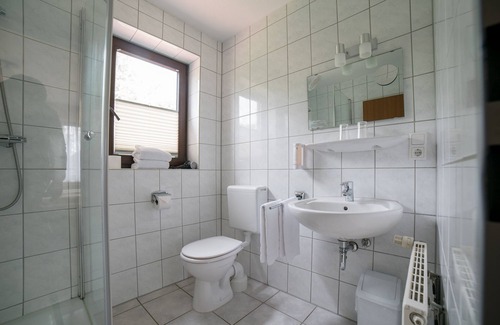 Bedekaspeler Marsch House | Double room, water side - Hotel-Restaurant Bootshaus