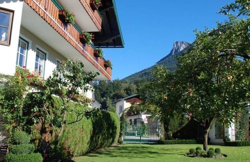 Fuschl am See Apartment | Double room with balcony - Pension Huber
