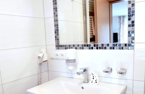 Sonthofen House | Double room with balcony - Kaisers - The small city hotel