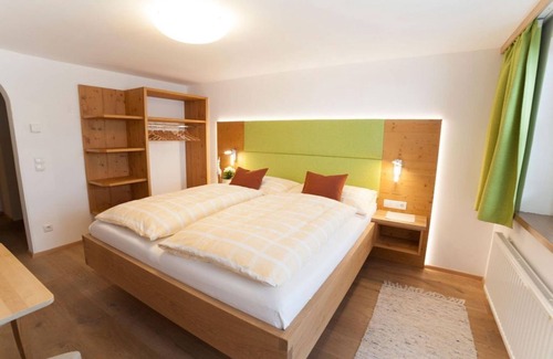 Filzmoos Bed & Breakfast | Double room with balcony, shower/bath/WC - Landhaus Vierthaler