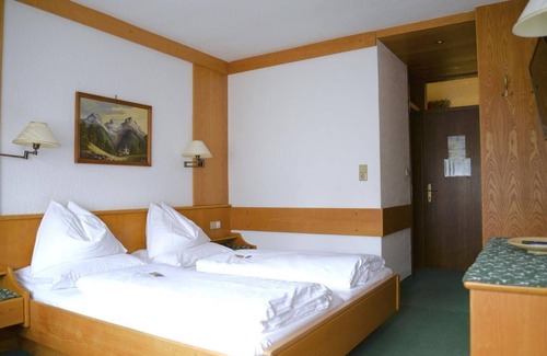 Lofer Bed & Breakfast | Double room with balcony, breakfast - Patricia, House