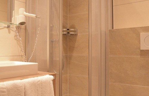 Lofer Bed & Breakfast | Double room with balcony, breakfast - Patricia, House