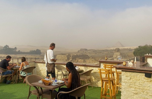 Giza House | Double Room with Balcony Pyramids View