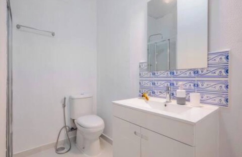 Pera House | Double Room with Garden View and Balcony - orange