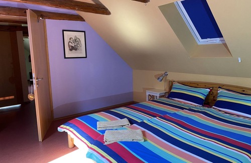 Amt Neuhaus Bed & Breakfast | Double Room with shower and toilet in the Privelack paradise garden