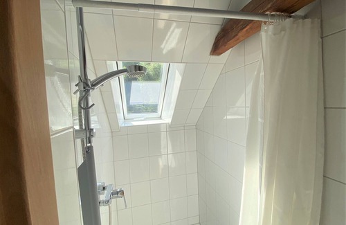 Amt Neuhaus Bed & Breakfast | Double Room with shower and toilet in the Privelack paradise garden