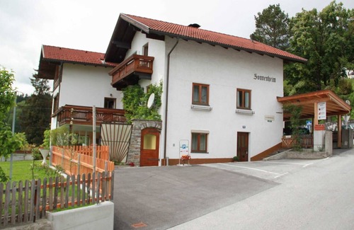 Thaur Apartment | Double room with shower and toilet 4 - Gästehaus Sonnenheim