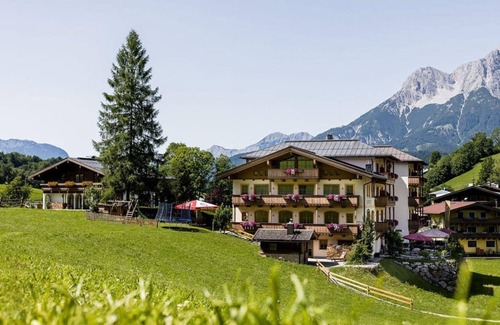 Maria Alm am Steinernen Meer House | Double room with shower or bath, WC - Ferienhotel Langeck