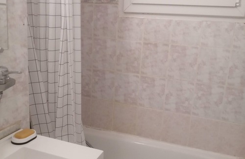 Secteur 4 Apartment | Double room with WIFI