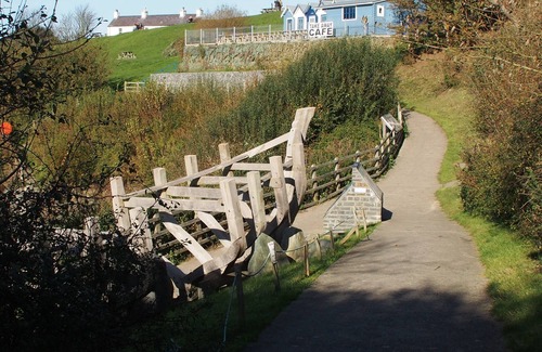 Aberporth Apartment | Double Serviced Room