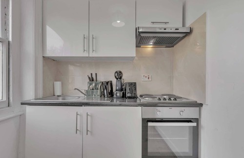 Brompton & Hans Town Apartment | Double Studio Apartment next to Harrods