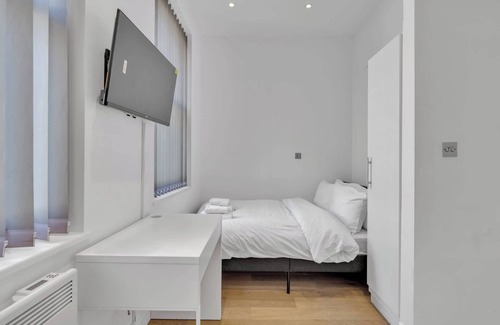 Brompton & Hans Town Apartment | Double Studio in Knightsbridge