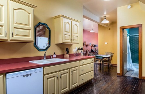 Riverview House | Double the Space|2Kitchens|2Livingspaces|Sleeps12
