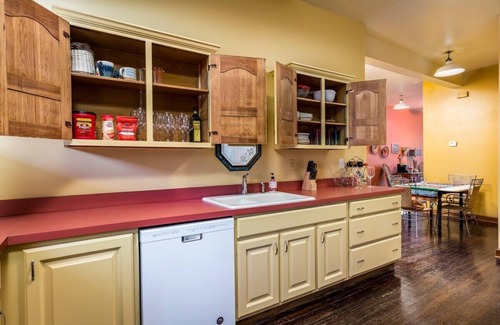 Riverview House | Double the Space|2Kitchens|2Livingspaces|Sleeps12