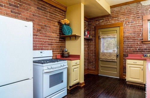 Riverview House | Double the Space|2Kitchens|2Livingspaces|Sleeps12