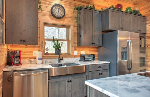 Mars Hill Cabin | Double Your Fun | Views, Game Room + Biltmore Pass 🎮🌄 by Hatley Pointe