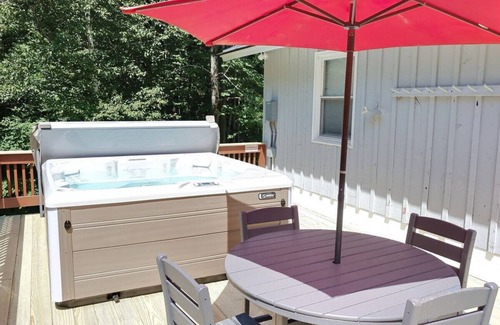 Killington Apartment | DoubleDen- AC, Hot Tub, Fire pit, Grill, Game Room