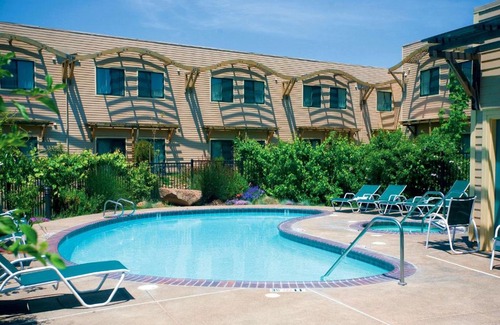 American Canyon Hotel | DoubleTree by Hilton Napa Valley - American Canyon