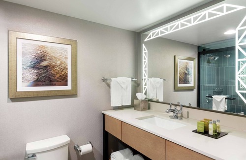 Crestline Heights Hotel | DoubleTree by Hilton Birmingham Perimeter Park