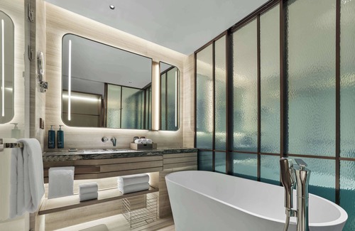 Shuangliu District Hotel | Doubletree By Hilton Chengdu Xinglong Lake