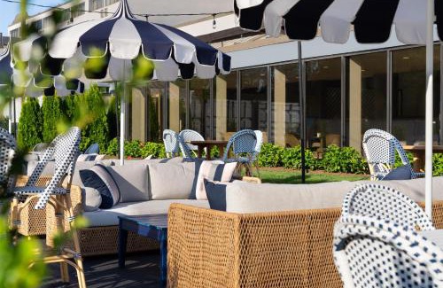 Fairfield Hotel | DoubleTree by Hilton Fairfield Hotel & Suites