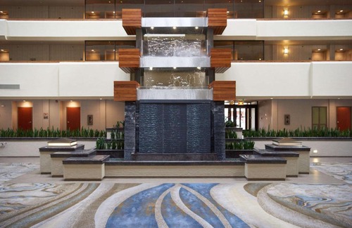 Downtown Hotel | DoubleTree by Hilton Fresno Convention Center