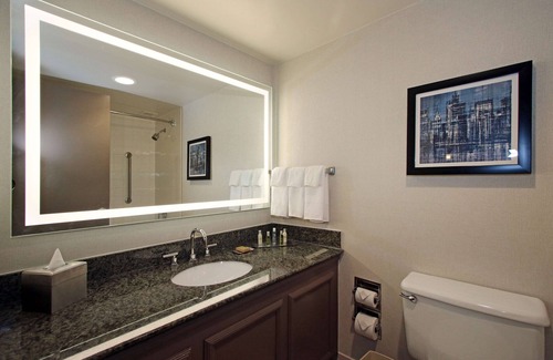 Newark Hotel | DoubleTree by Hilton Hotel Newark Airport