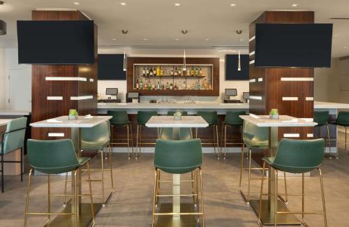 West Little River Hotel | DoubleTree by Hilton Miami North I-95