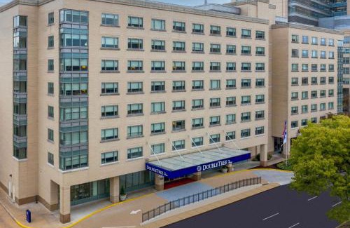 Central West End Hotel | DoubleTree by Hilton St. Louis Forest Park