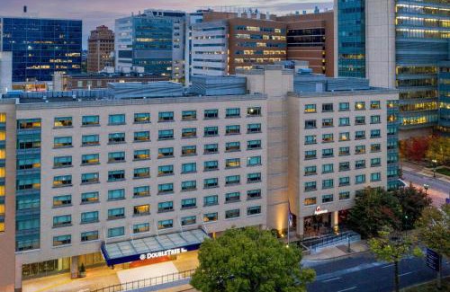 Central West End Hotel | DoubleTree by Hilton St. Louis Forest Park