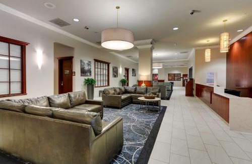 Central West End Hotel | DoubleTree by Hilton St. Louis Forest Park