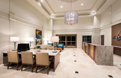 North Naples Hotel | DoubleTree Suites by Hilton Naples
