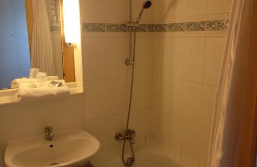 Ecole-Valentin Hotel | Doubs Hotel - Besançon Ecole Valentin