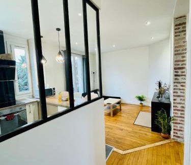 Villemomble Apartment | Douce France - 300m to train station/6persons/2Rooms/35mnToDisney