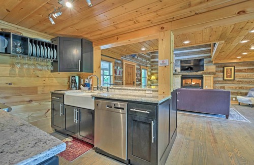 Dandridge Cabin | Douglas Lake Cabin w/Dock - 25 Mi to Pigeon Forge!