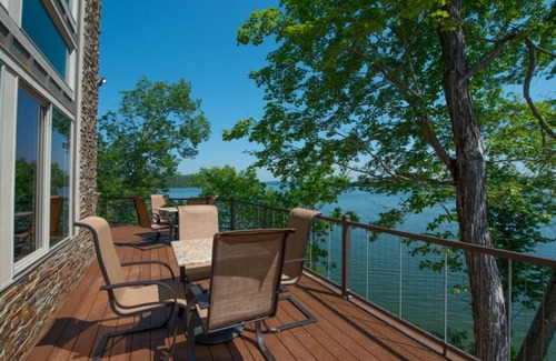 Newport House | Douglas Lake Views, Near Pigeon Forge/Gatlinburg, Dollywood!