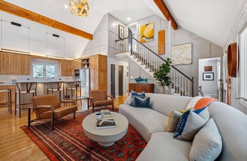 Saugatuck House | Douglas, MI Walk to Douglas Beach Hot Tub Screened Porch Pet Friendly