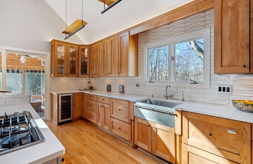 Saugatuck House | Douglas, MI Walk to Douglas Beach Hot Tub Screened Porch Pet Friendly