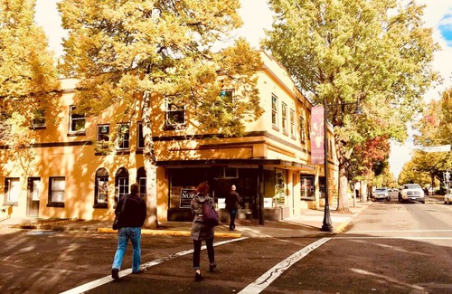 McMinnville Hotel | Douglas On Third
