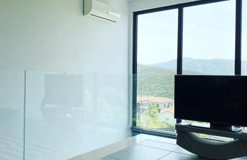 Castelo de Paiva House | Douro Box