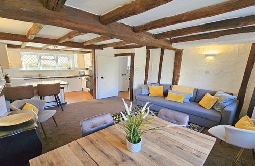 Croyde Cottage | Dove Cott | Sleeps 4 | Central Location